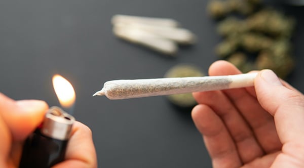 Does Weed Age You Faster, or Does it Make You Look Younger?