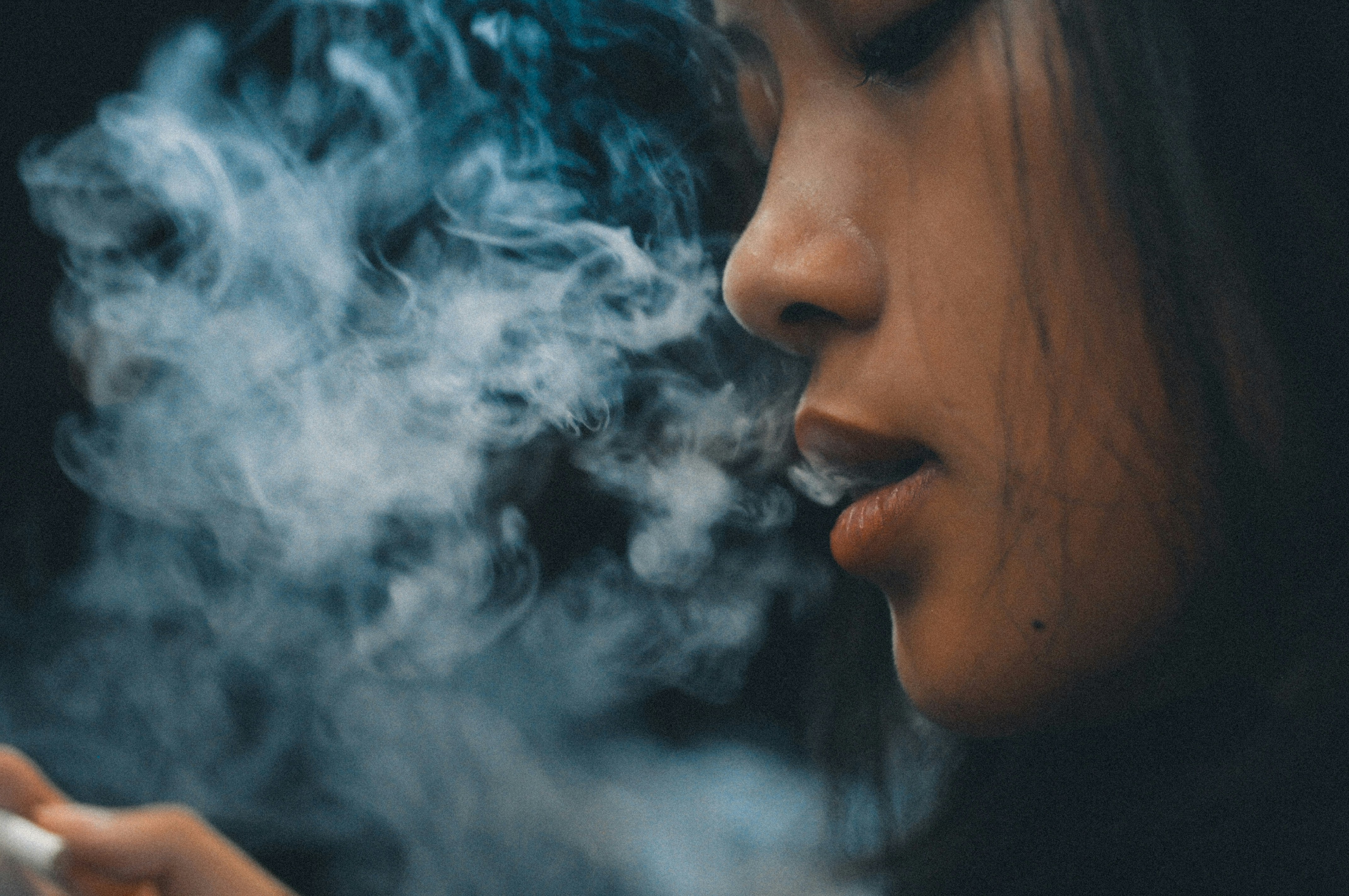 How many puffs of a 20mg vape is equal to a cigarette?