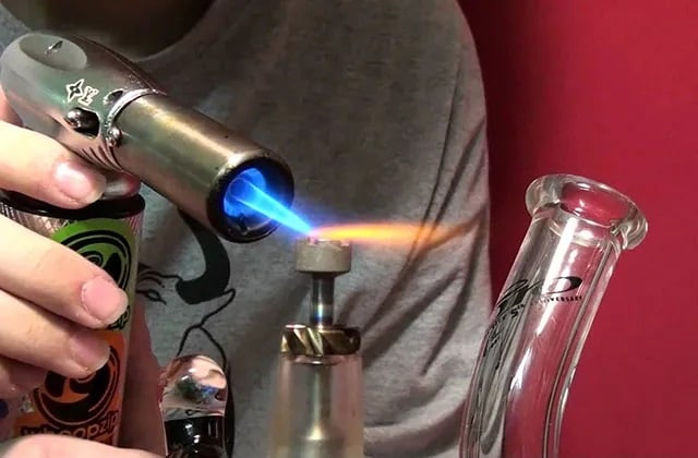 torch heating dab nails